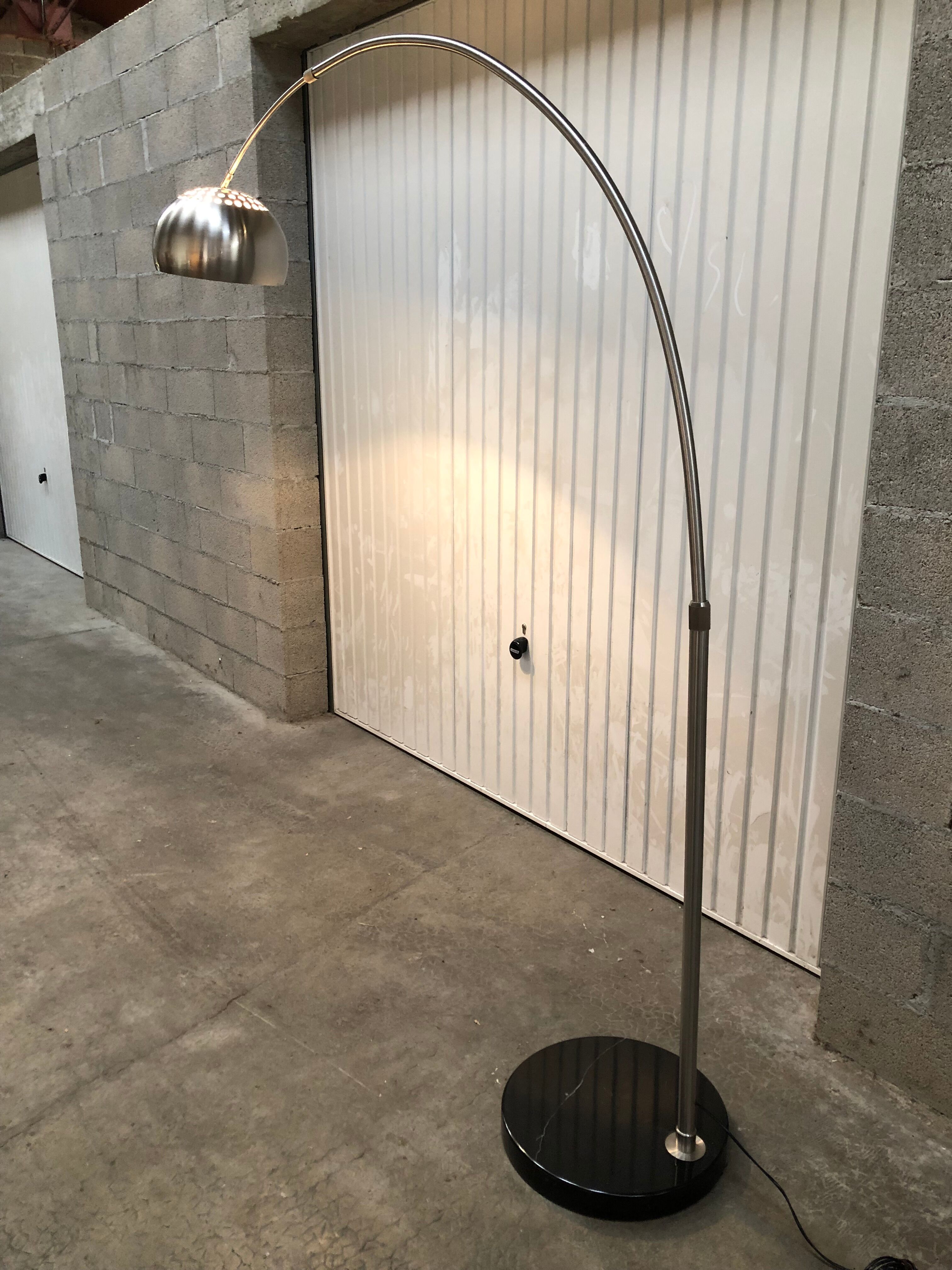 arc floor lamp of the 80s chrome