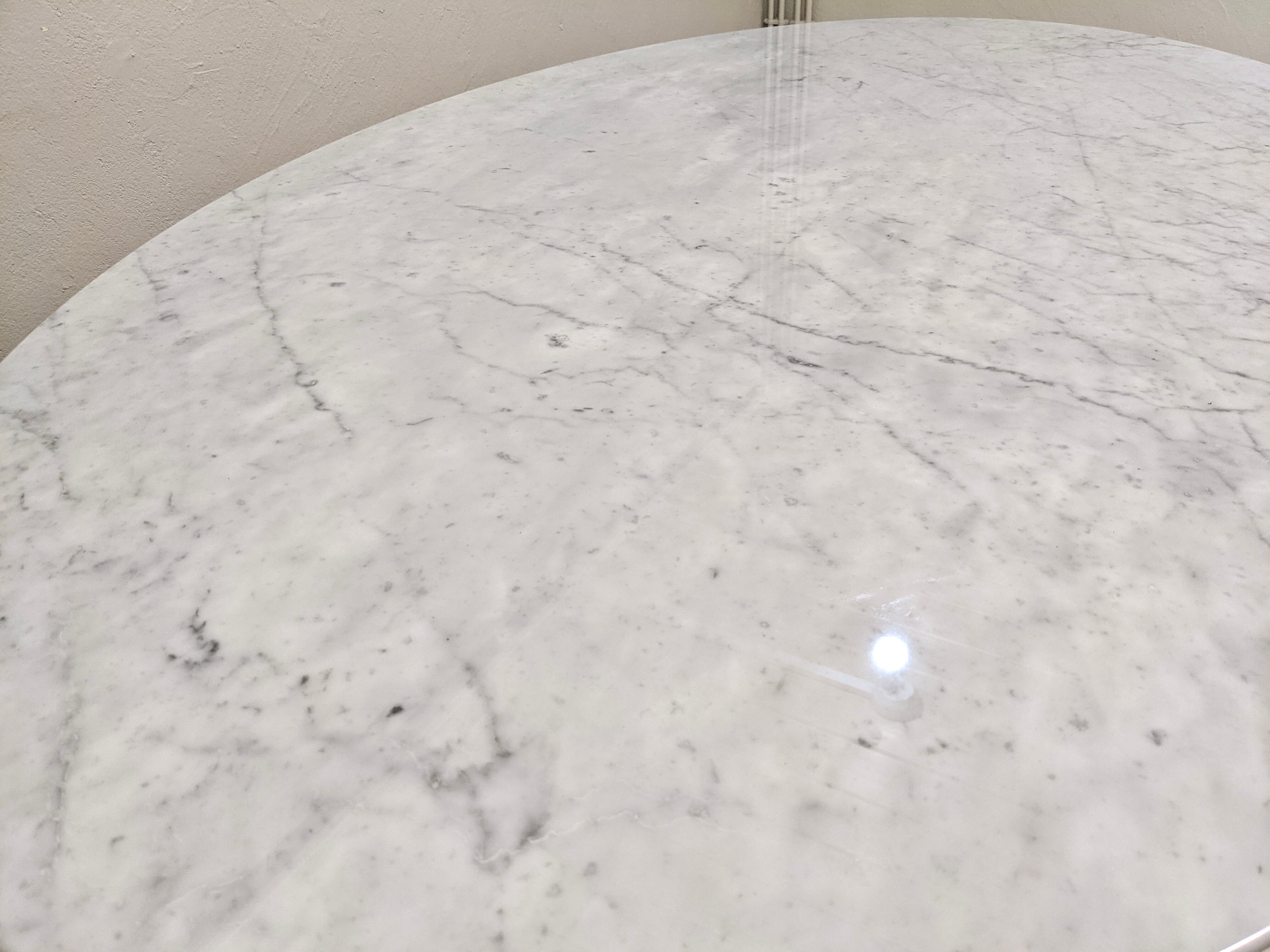 Eero Saarinen's square marble dining table for Knoll Inc. / Knoll International