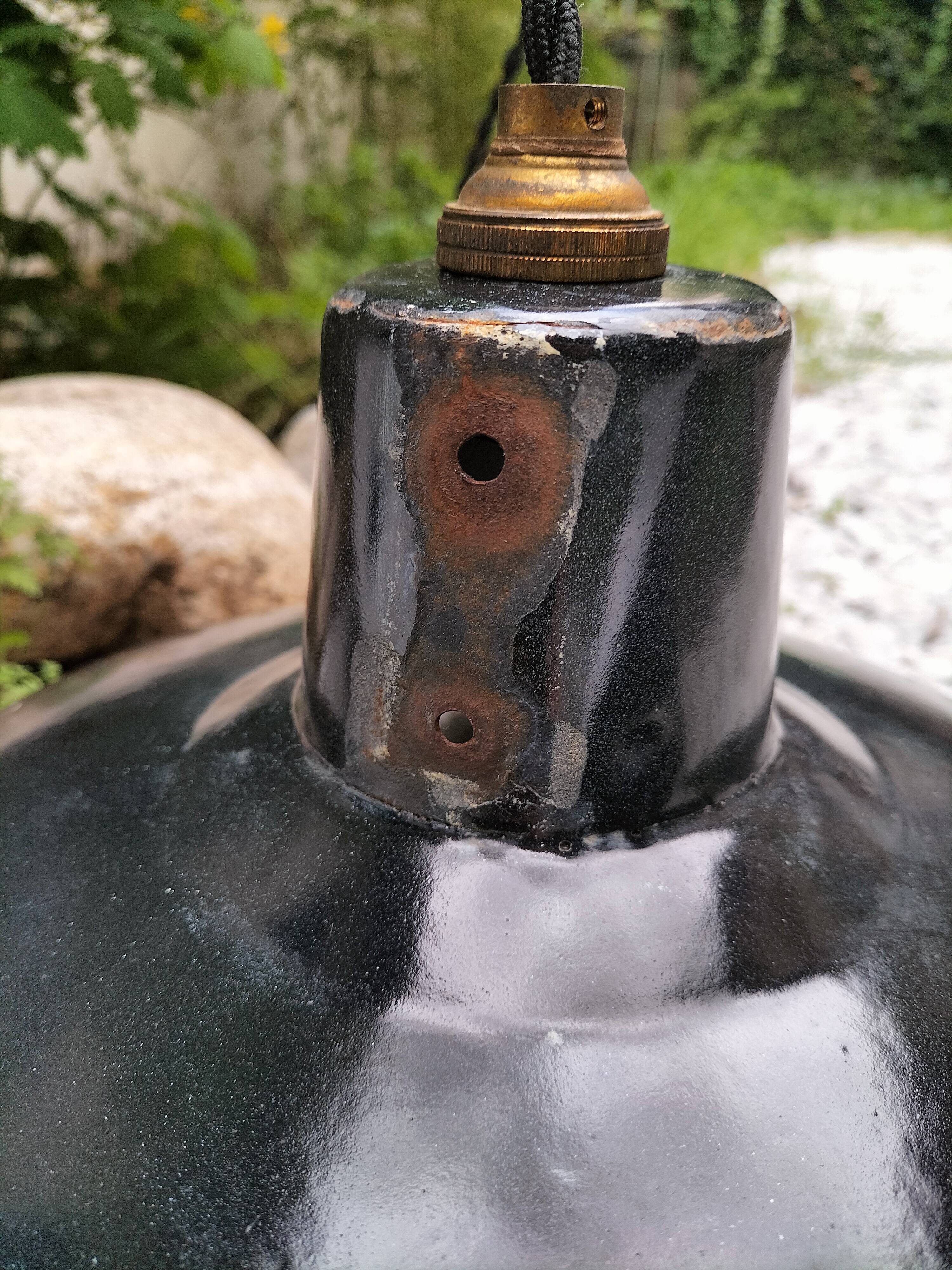 Enameled sheet metal lamps