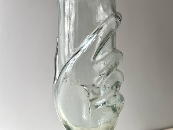 Bouteille en verre Legras ''main transparente'' vers 1920, carafe ancienne