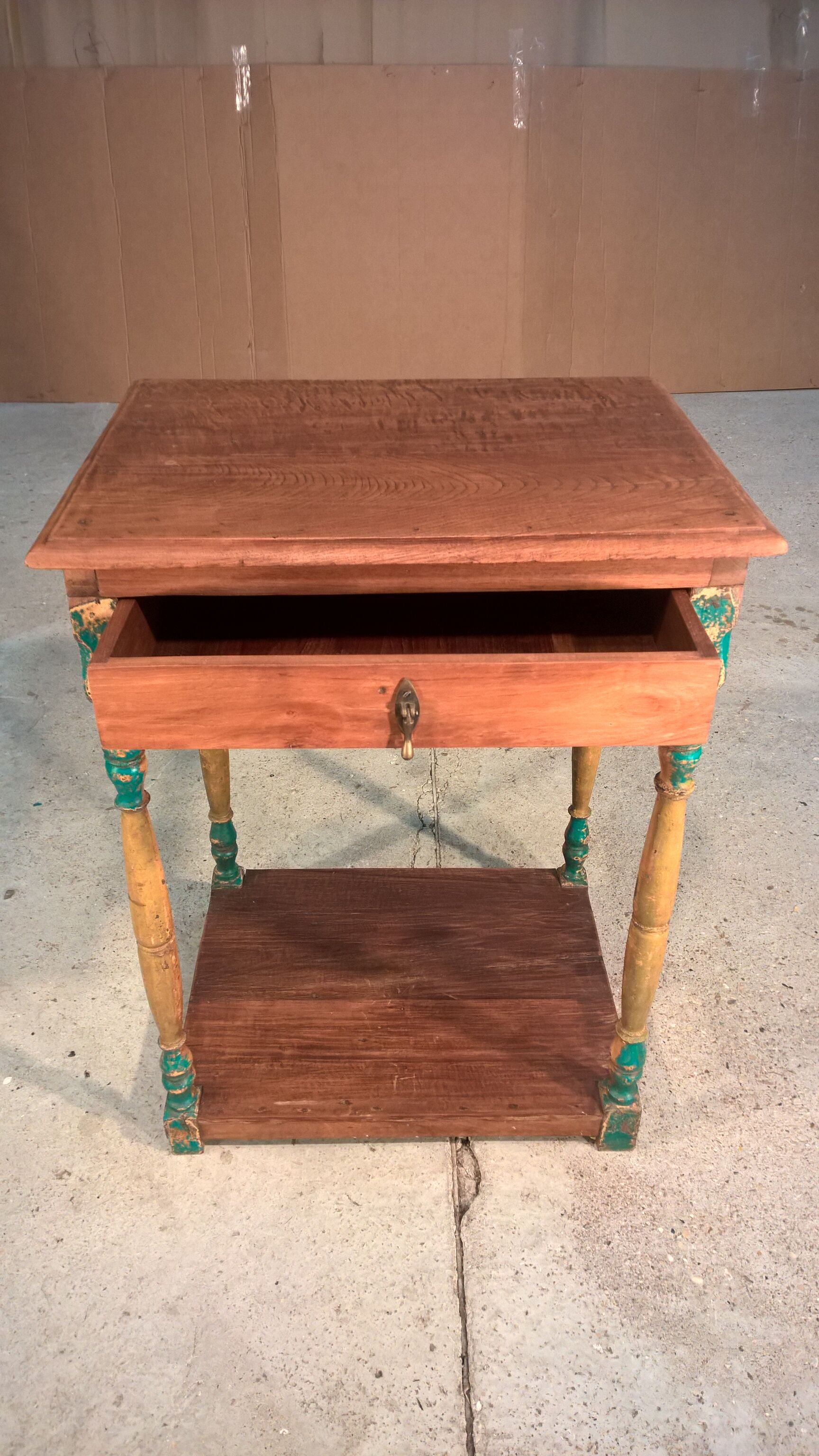 Console en tek birman