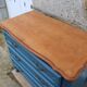 Commode ancienne rénovée bleu – plateau bois – 3 tiroirs