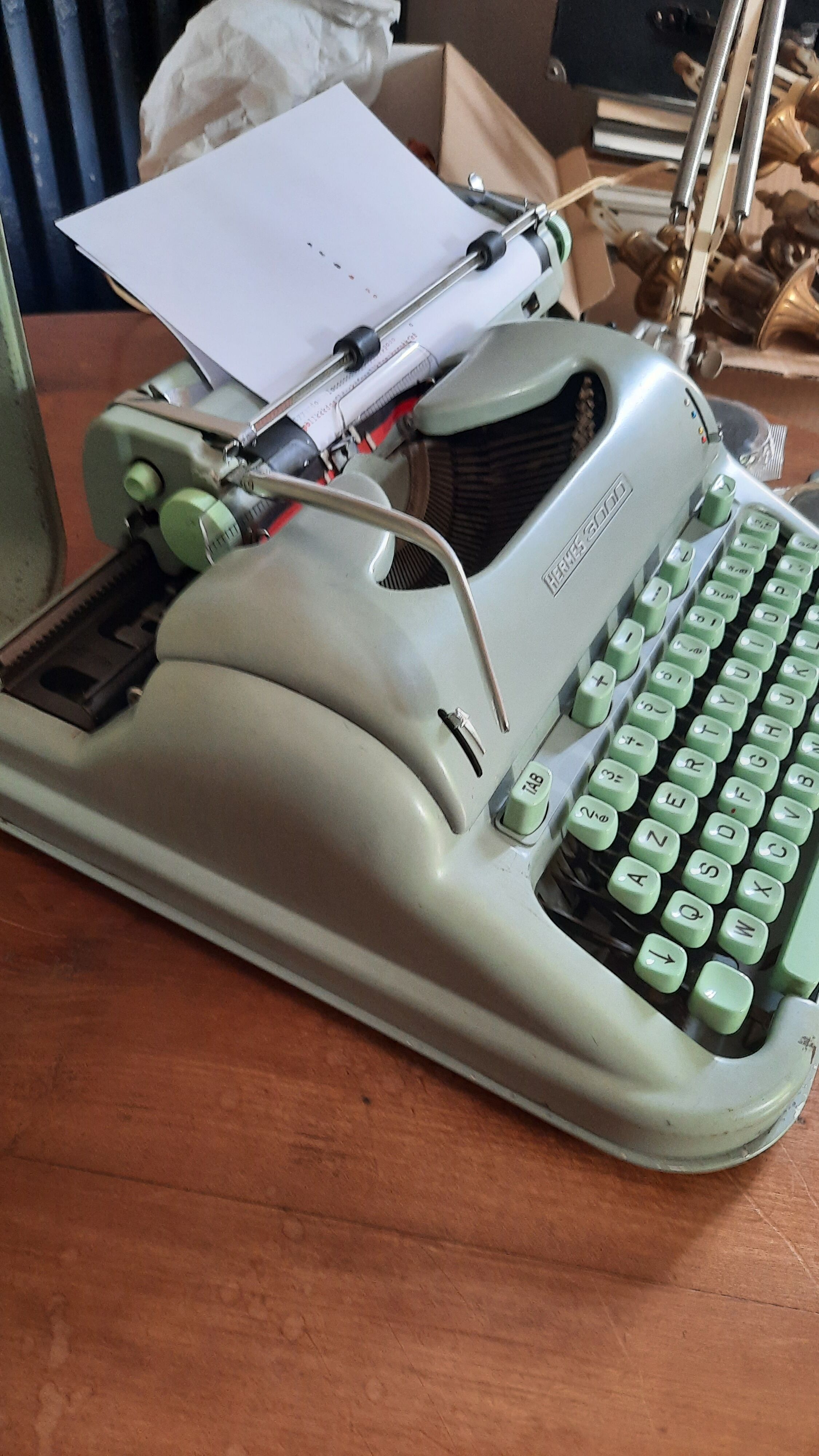 Machine a écrire Hermes 3000