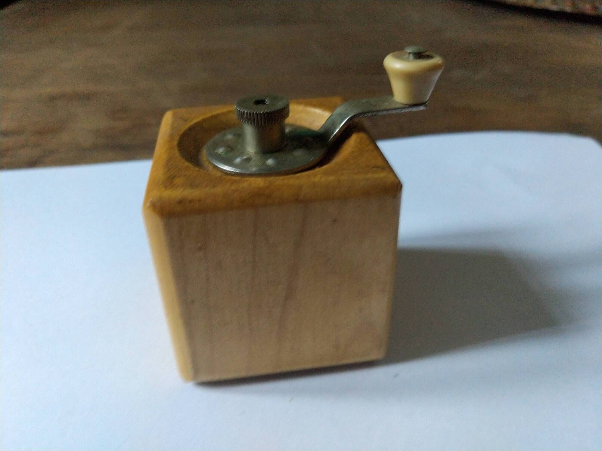 Small Marlux pepper mill made in France
