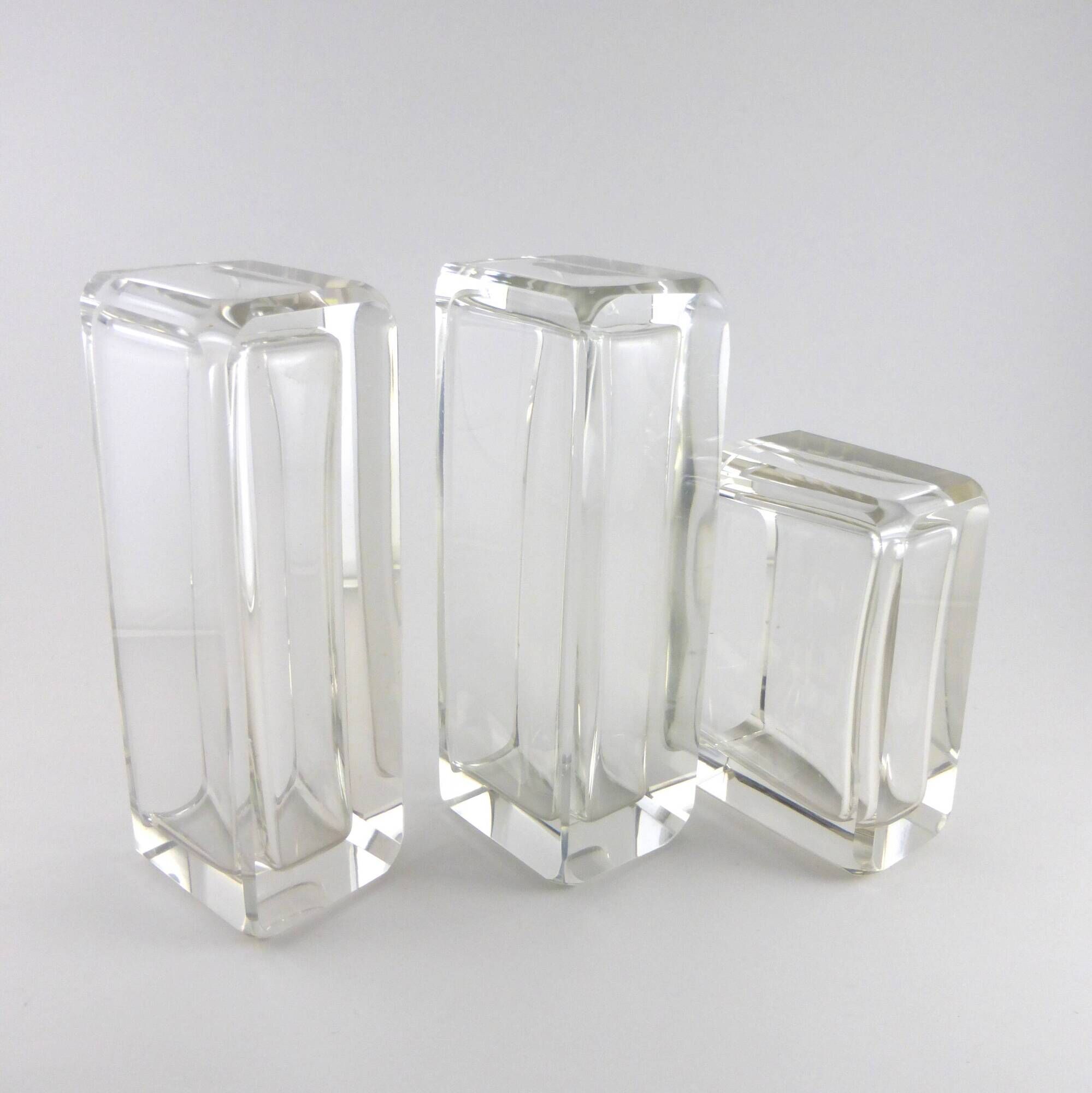 Suite of 3 vase 'centre-of-table' crystal