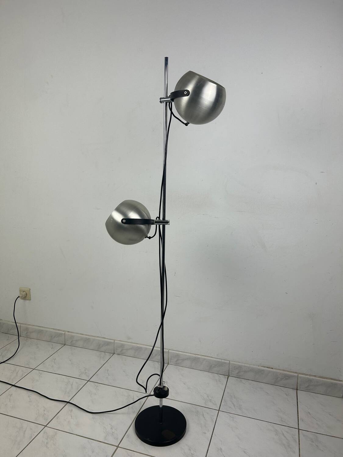 Lampadaire vintage en forme de boule oculaire Anvia