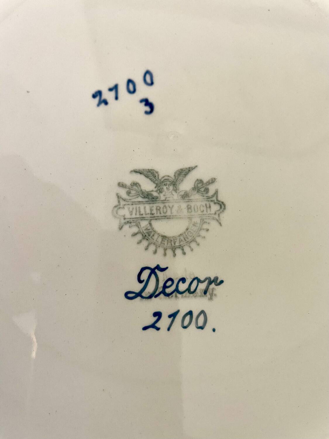 Very old Villeroy Boch decorative plate in perfect condition