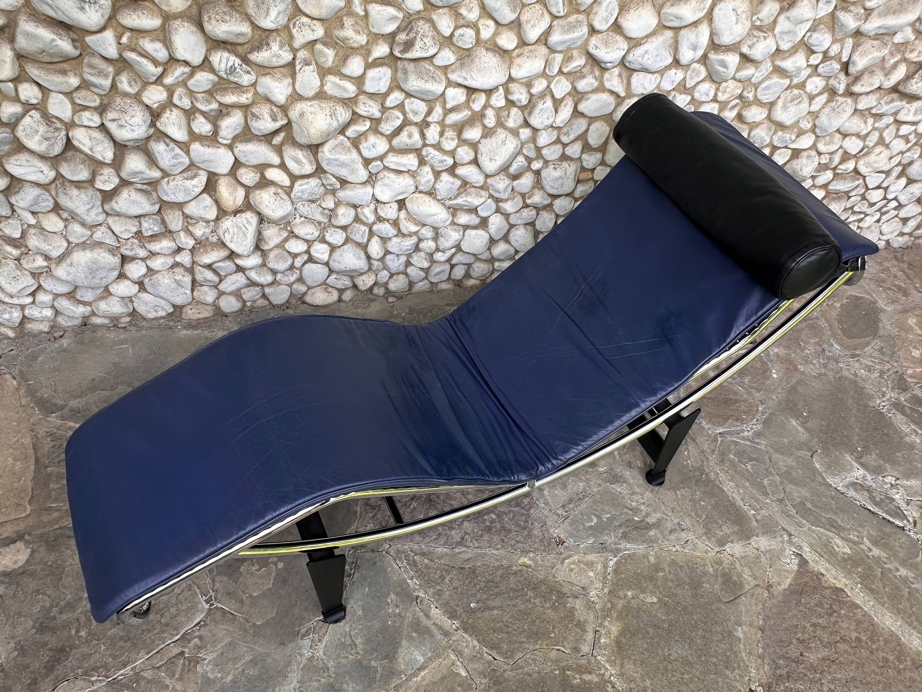 Cassina LC4 chaise longue by Le Corbusier, Pierre Jeanneret & Charlotte Perriand in blue leather.