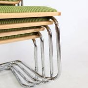 Série de quatre chaises B32