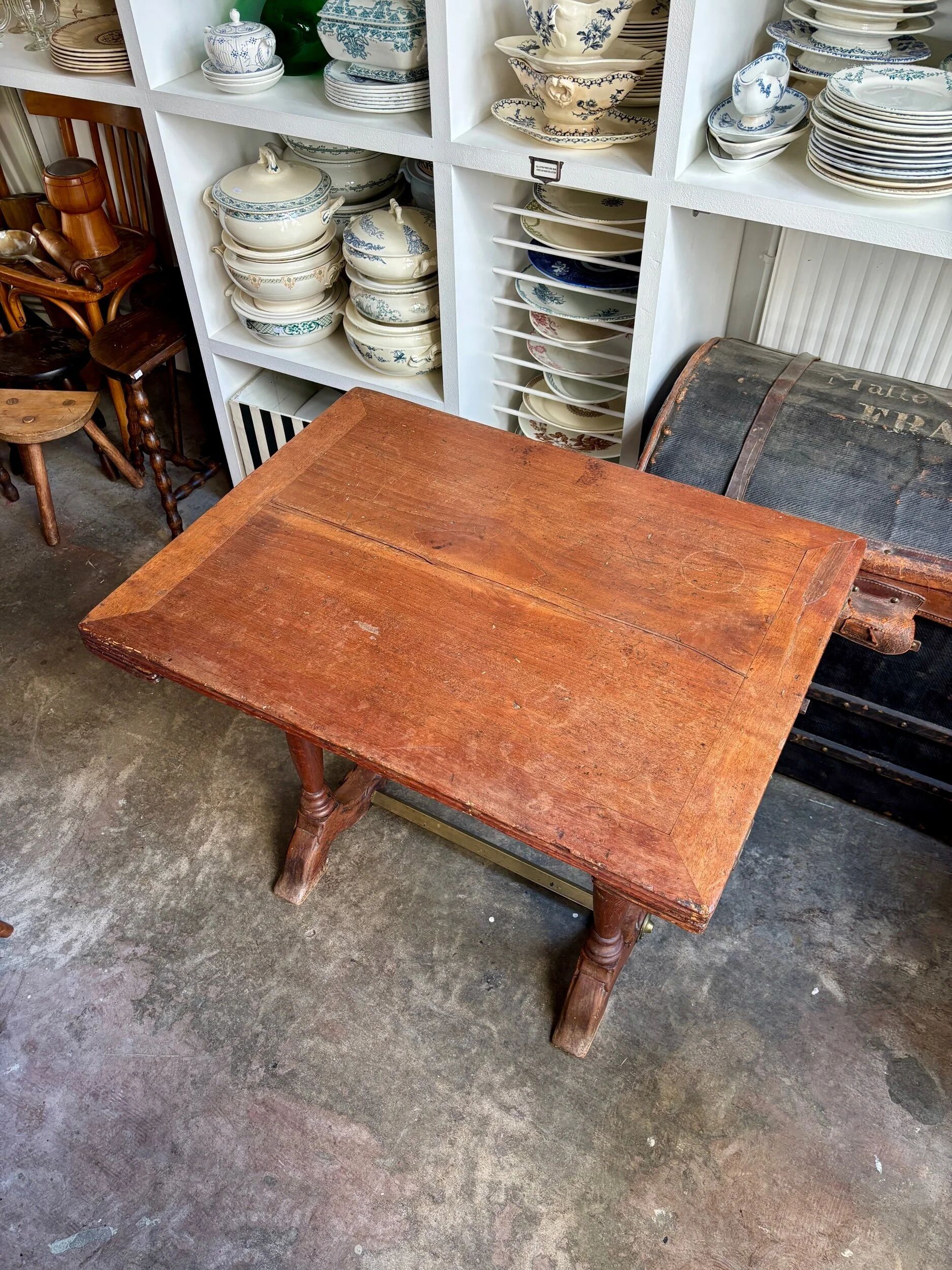 Table bistrot à abattants en bois foncé