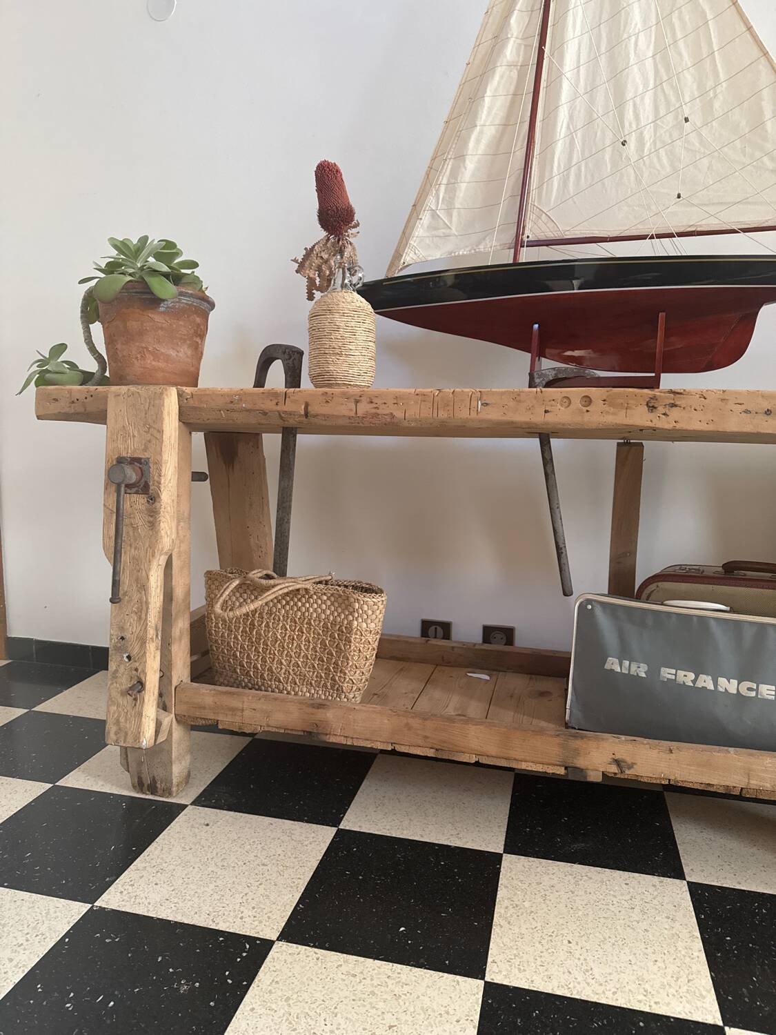 Woodworking bench