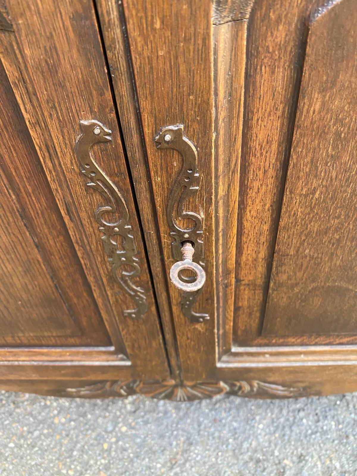 Louis XV buffet in dark oak from the 1930s.