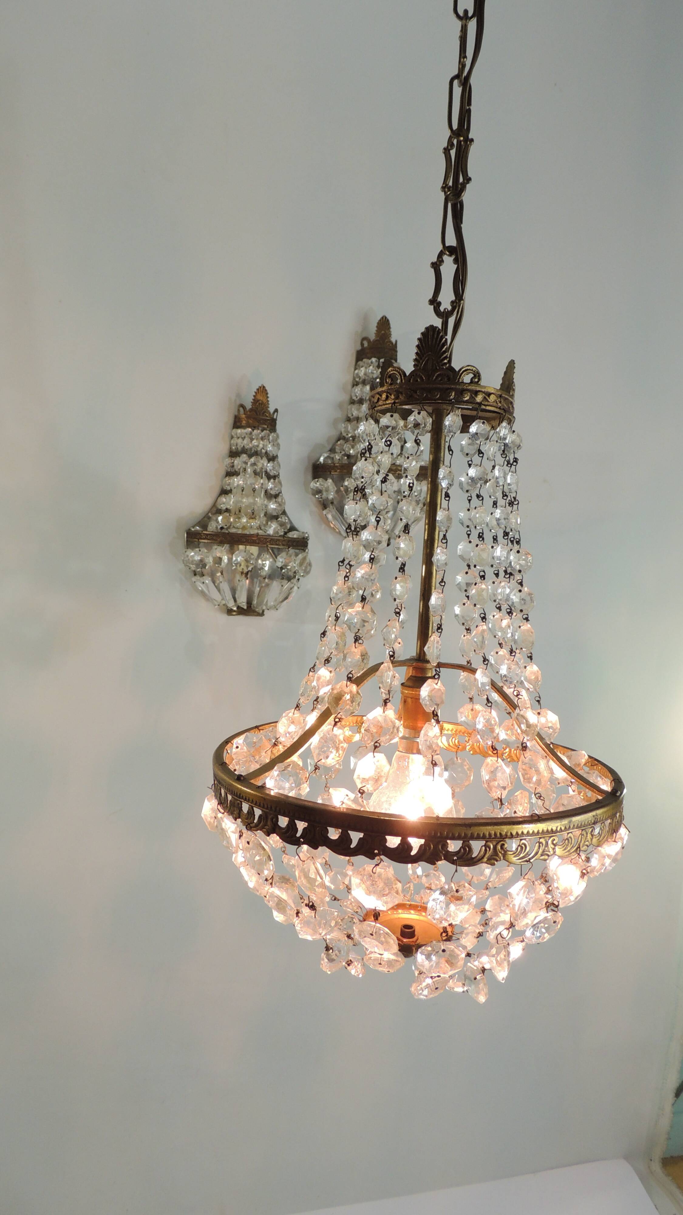 Antique crystal chandelier with 2 wall sconces – Vintage milk pendant
