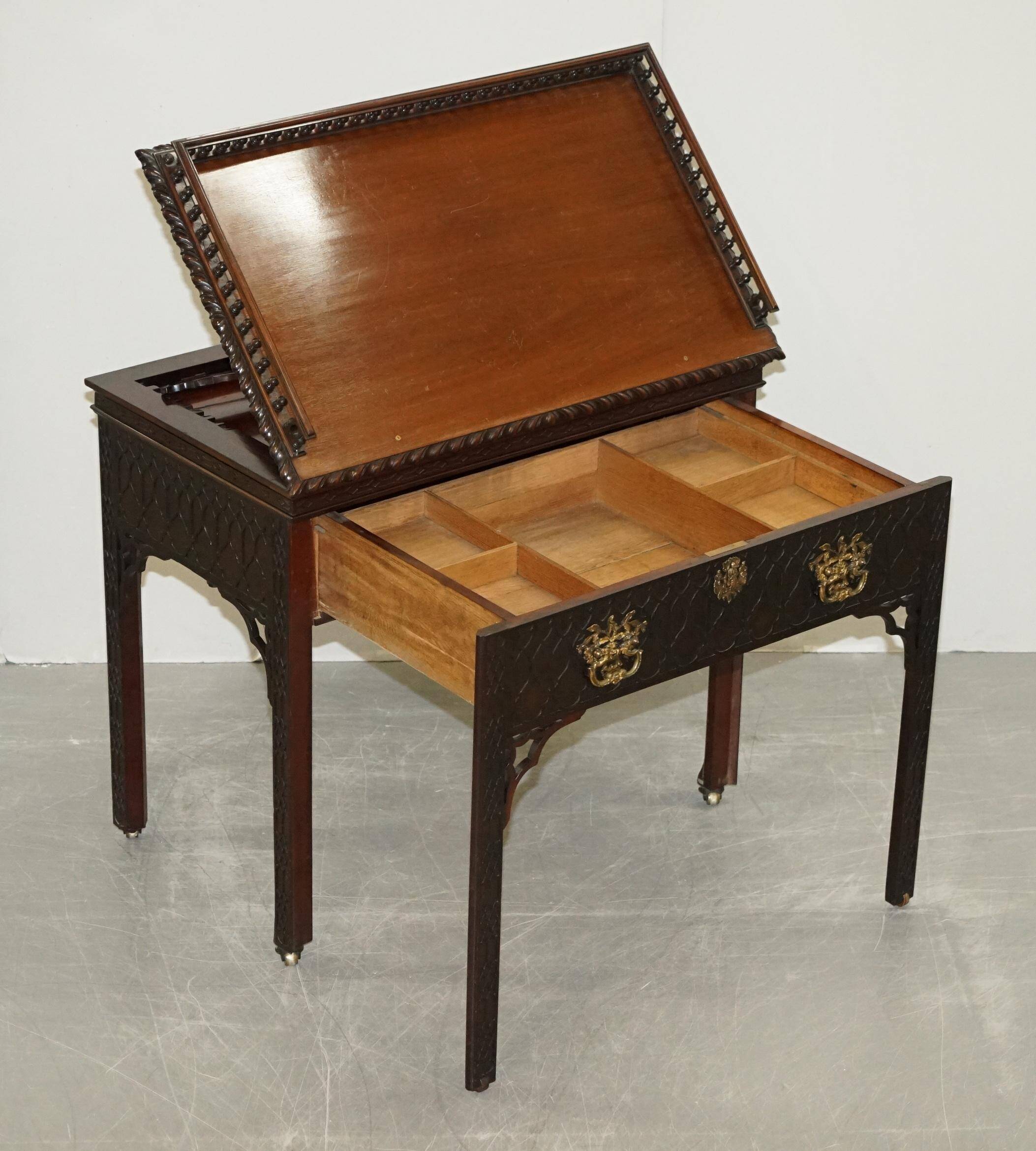 Bureau de travail d'architecte en bois dur George III Thomas Chippendale