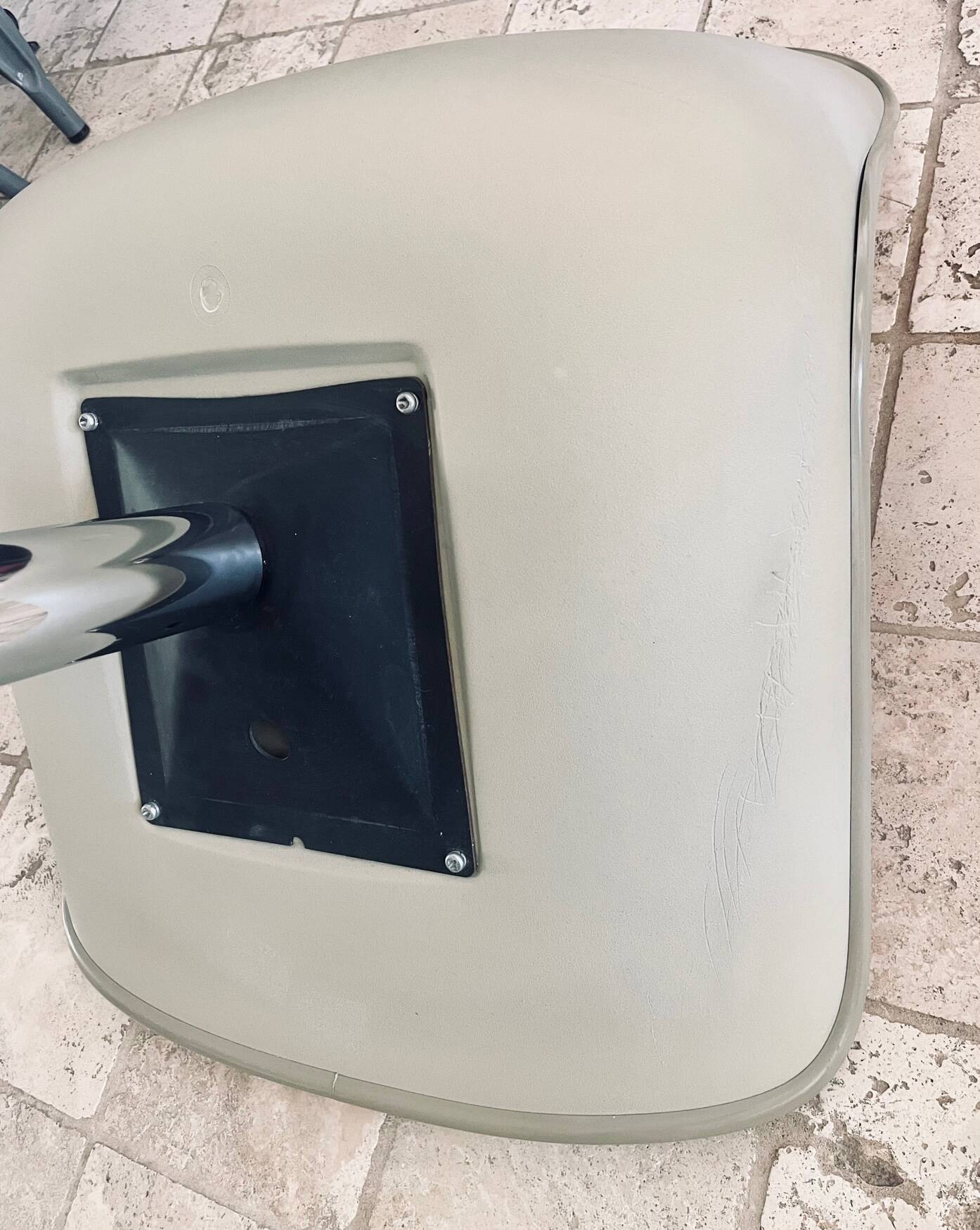 Vintage shell office chair