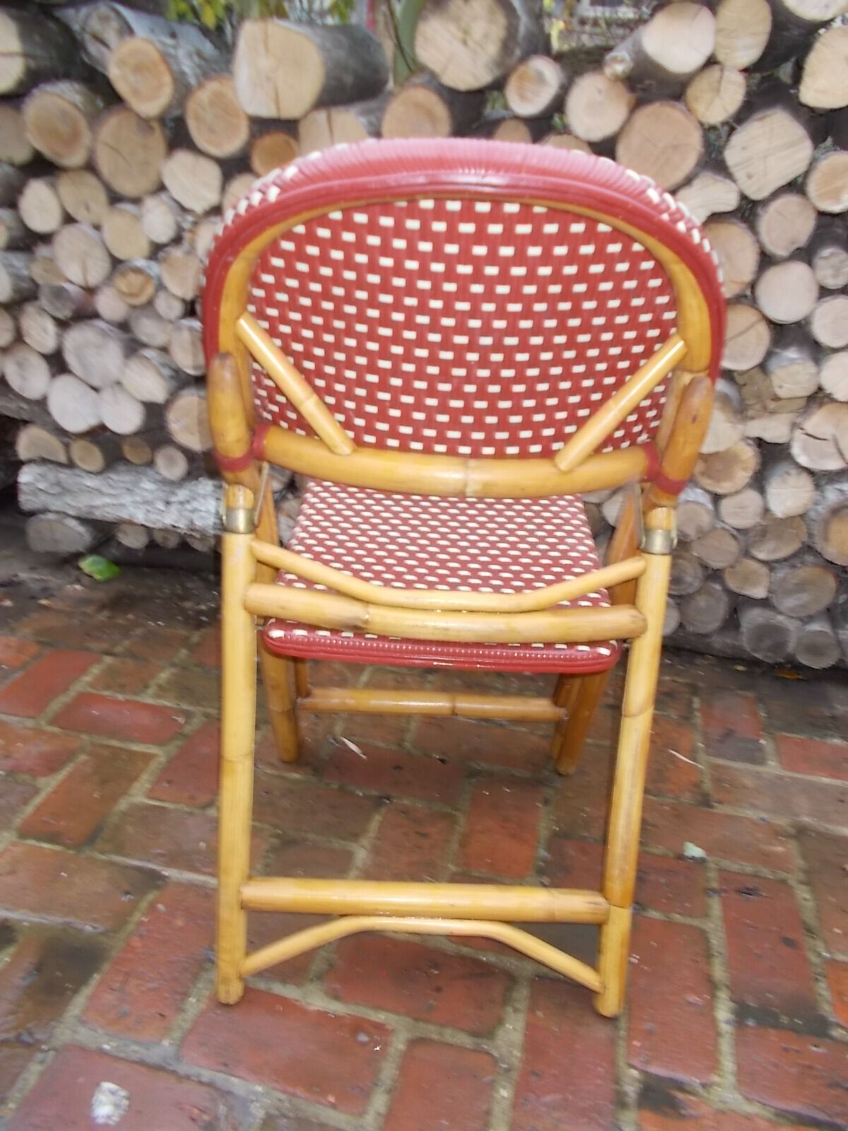 Rotating folding bistro chair