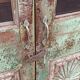 Armoire vitrée patinée verte