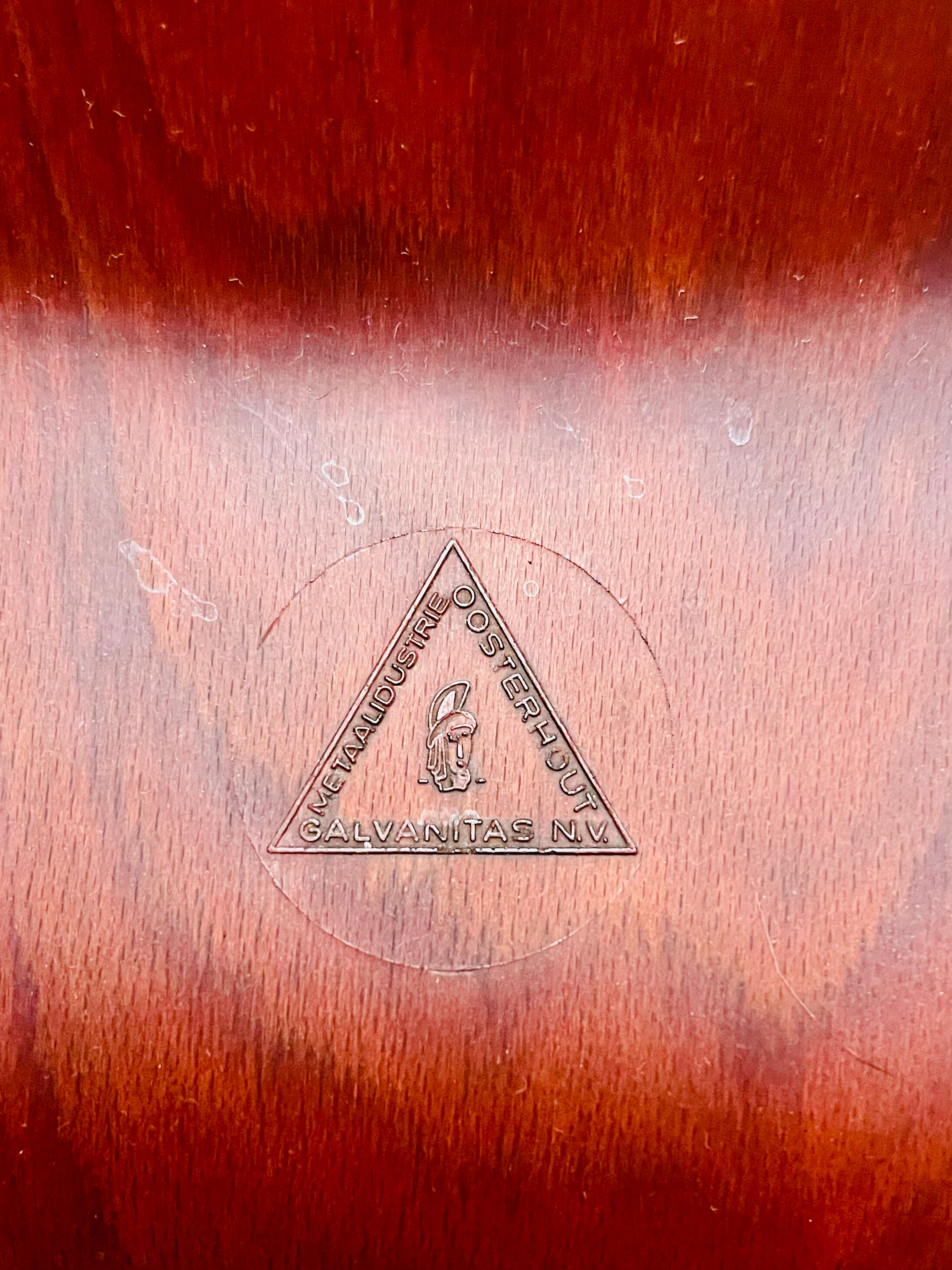 Galvanitas school chair