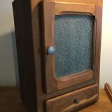 Wall cabinet