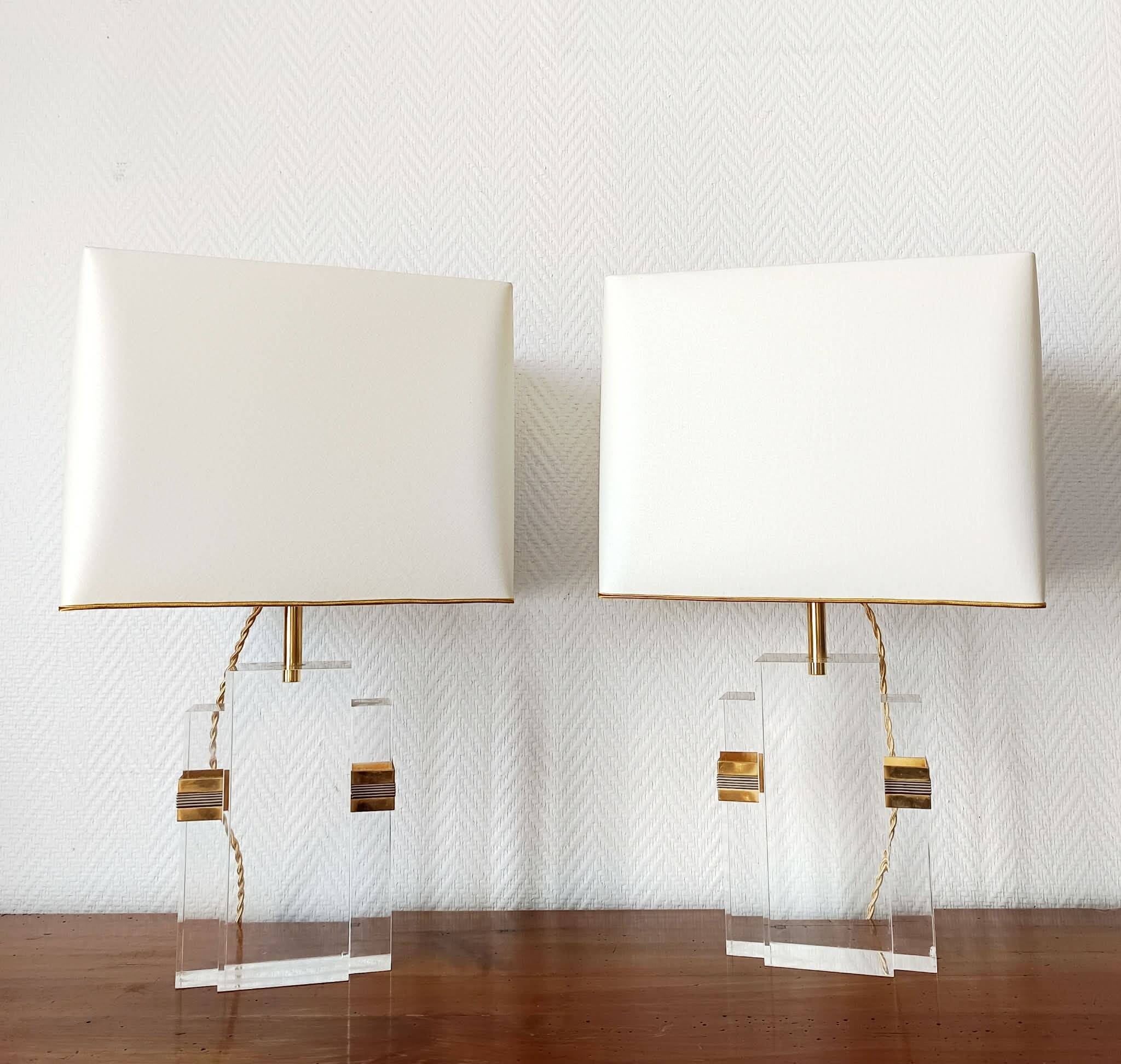 Pair of plexiglass lamps Hollywood Regency 1970