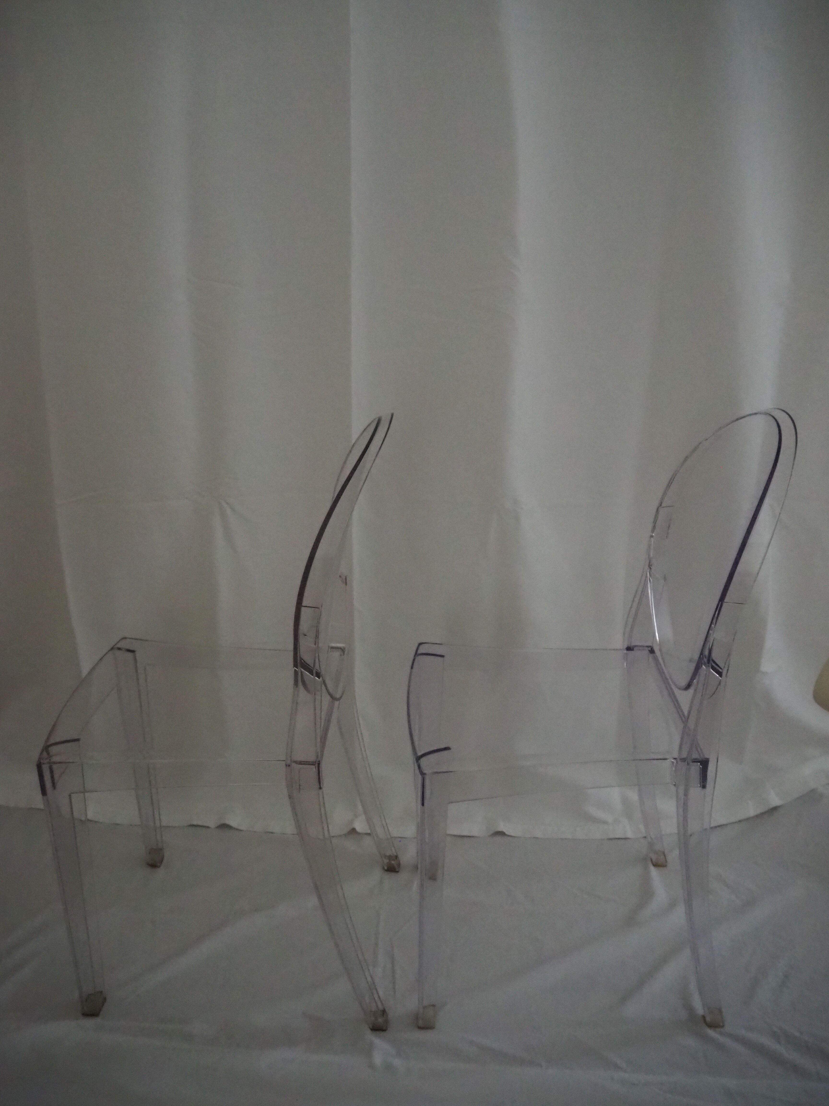 Pair of stackable chairs Victoria Ghost by Philippe Starck, Kartell