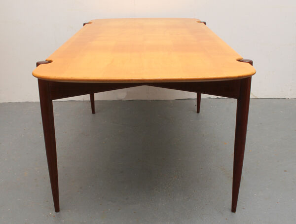 Table basse scandinave des années 1950 en teck et érable