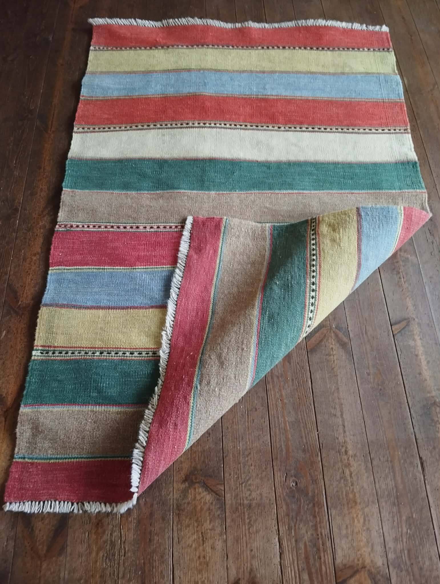 Handmade Persian Qashqai rug 165x110cm