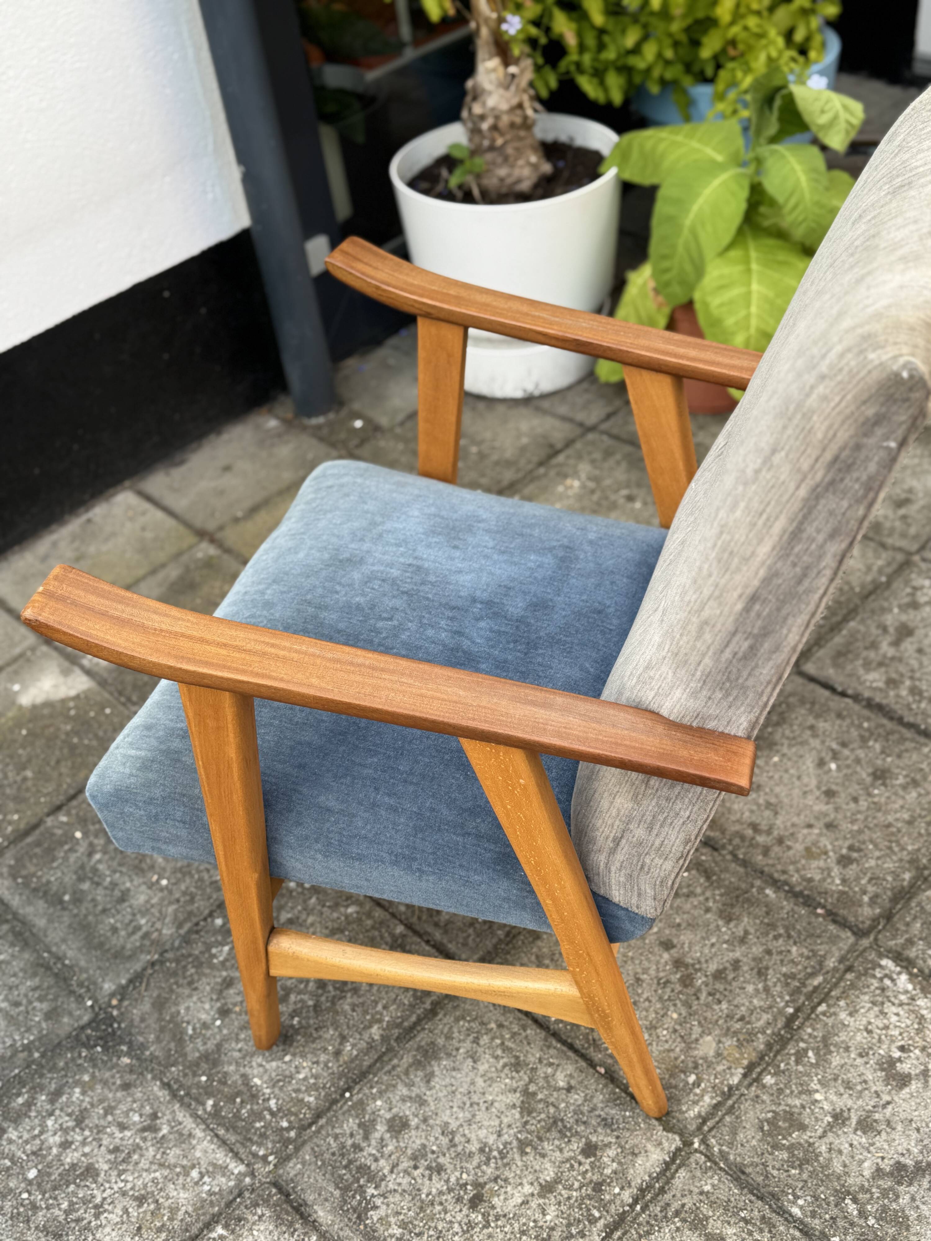 Vintage Mid Century Modern Arm Chair