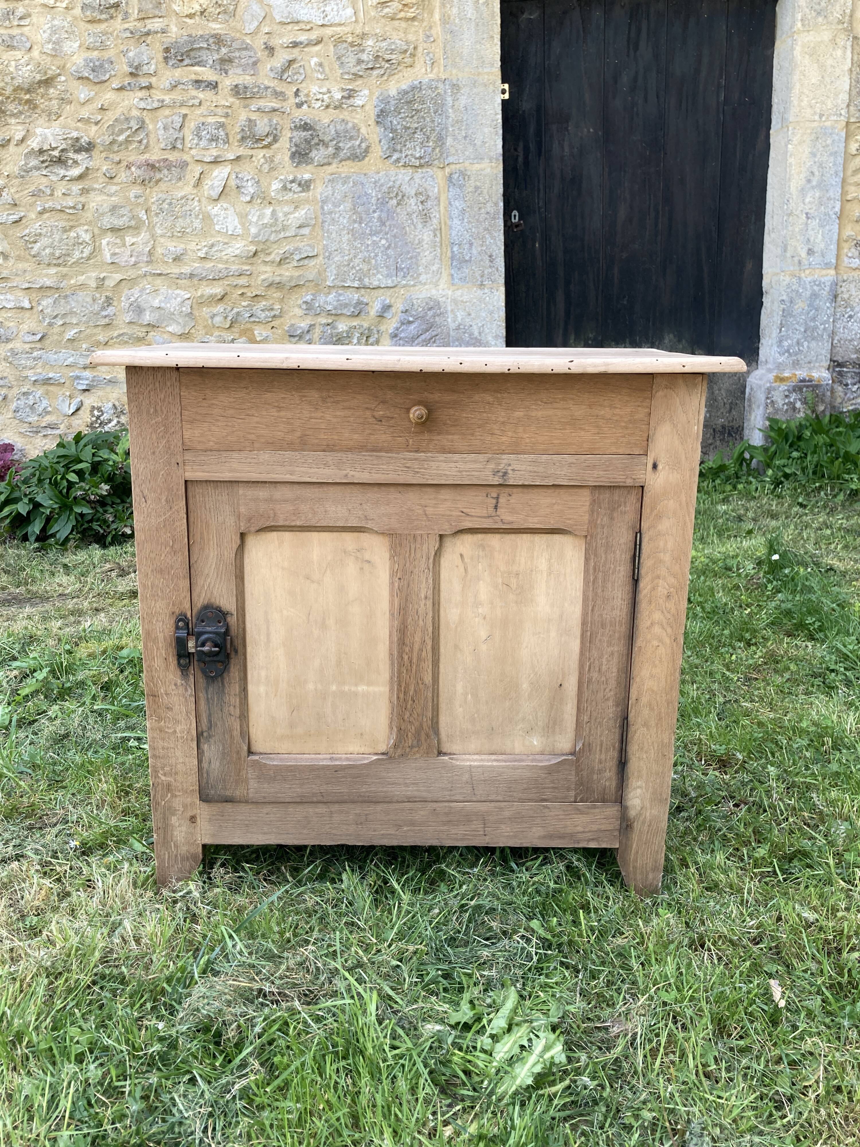 Confiturier petit buffet
