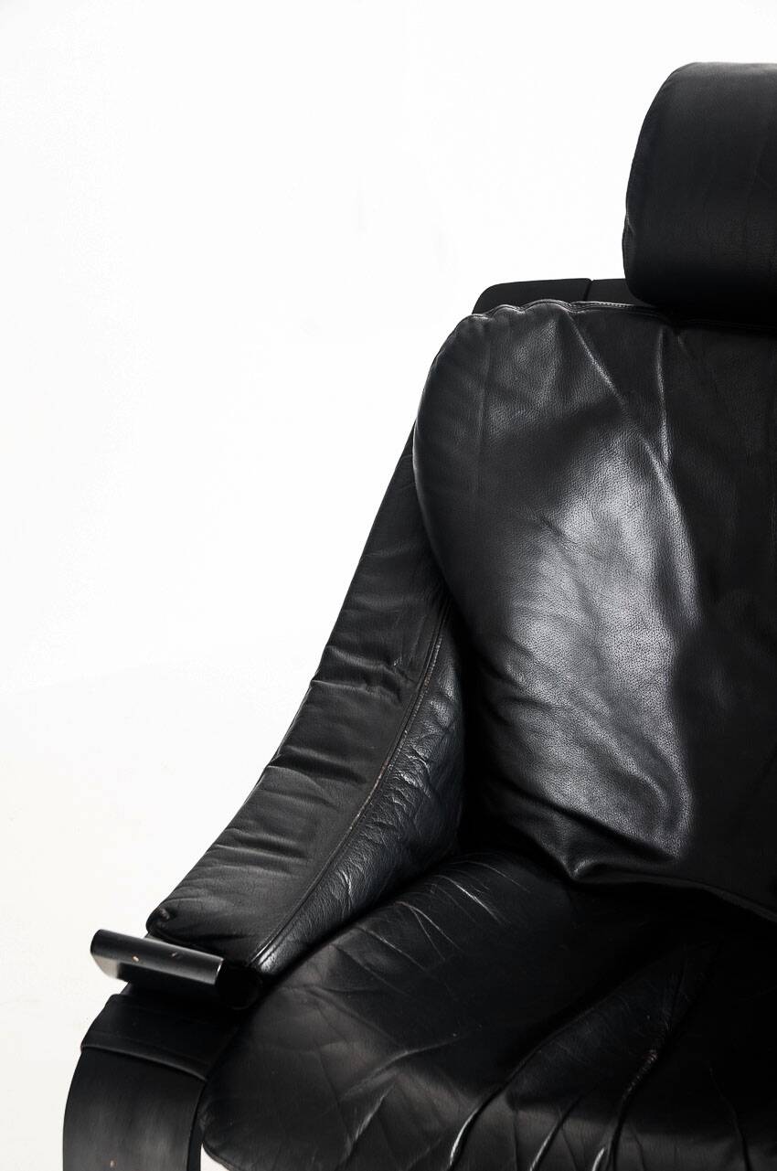 Kroken armchair in curved wood and leather. Design by Ake Fribytter for Nelo. Sweden, 80s