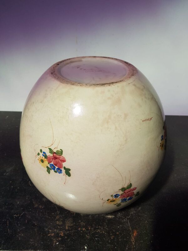 Vase boule Vallauris Jerome Massier décor fleurs peint vintage