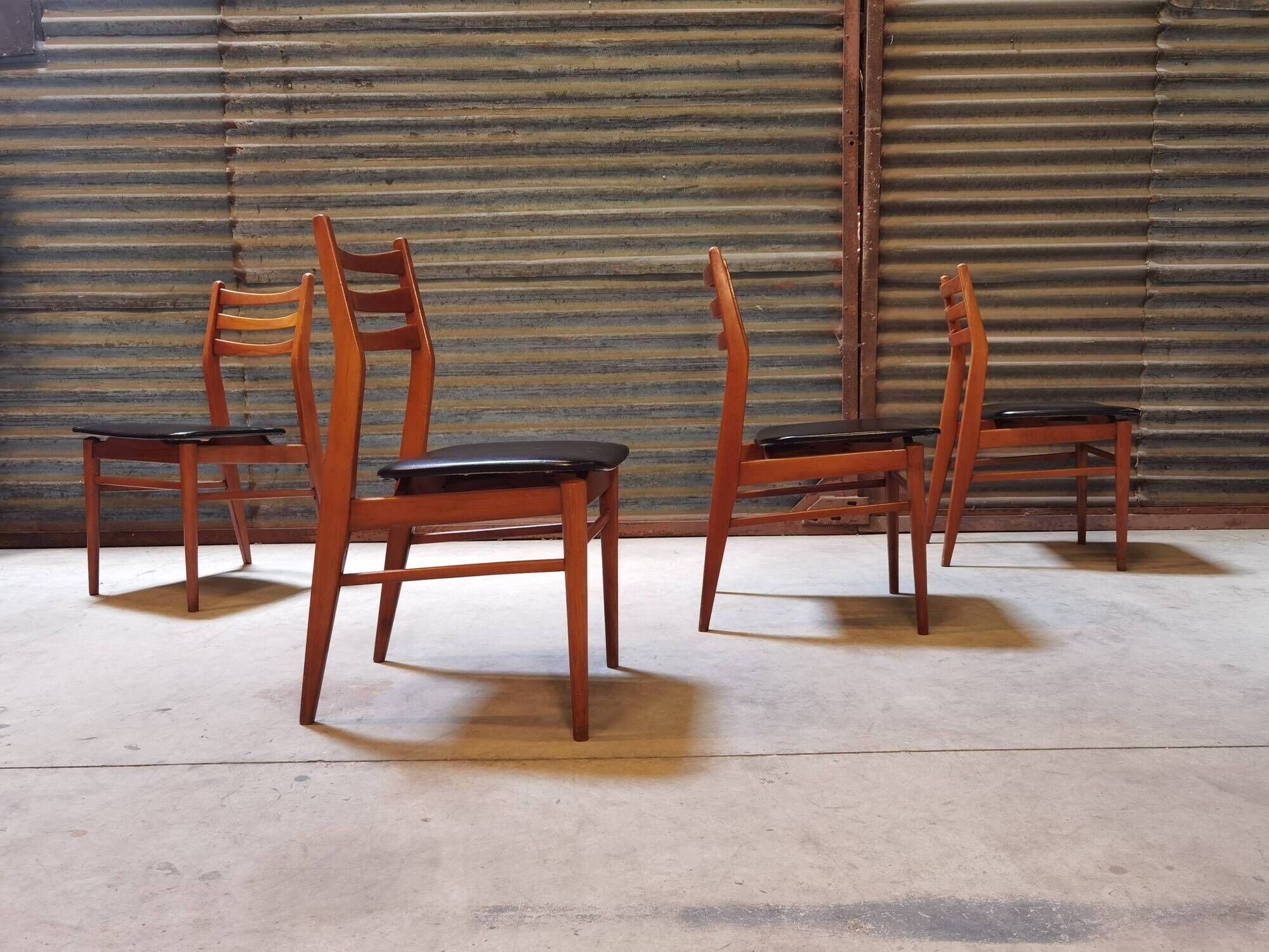 Set of 4 french chairs in scandinavian style year 60