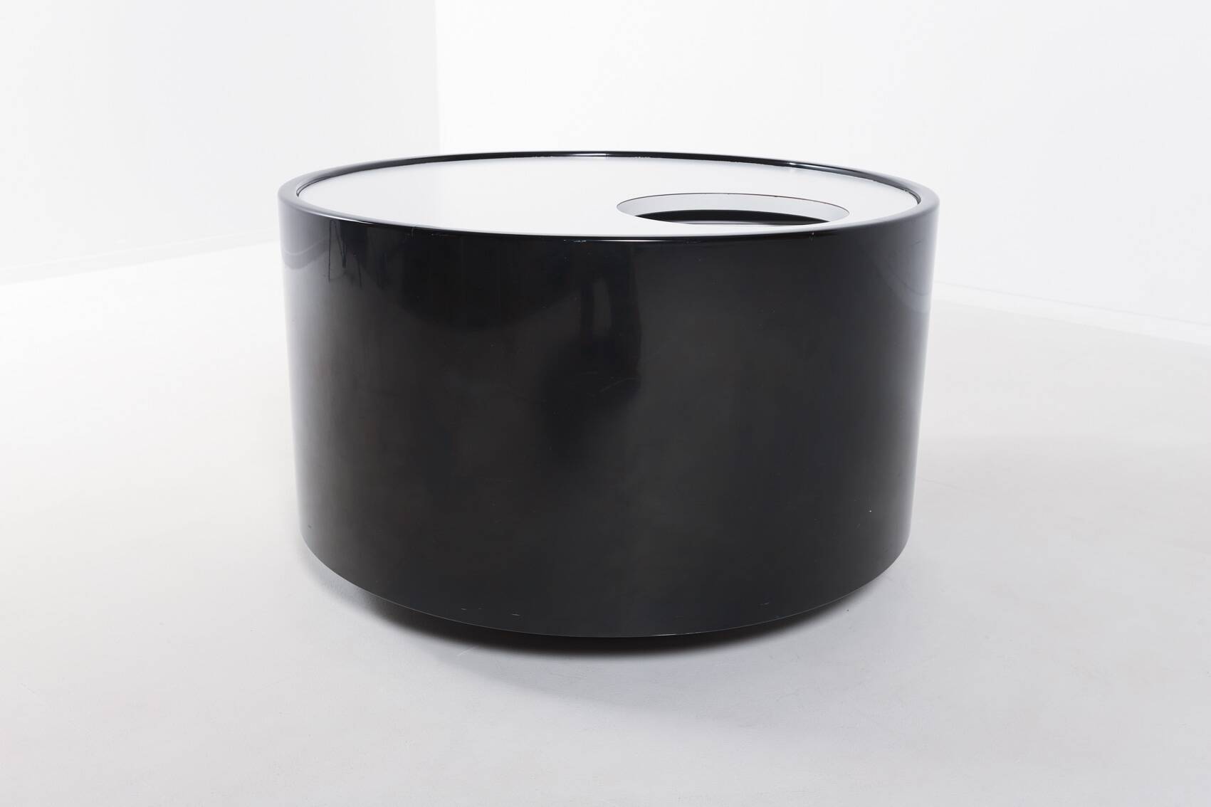 Impressive Vintage Italian coffee table – drinks storage table, 1980’s