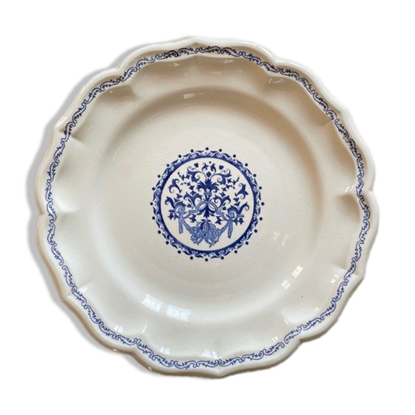 Dish Gien white and blue earthenware