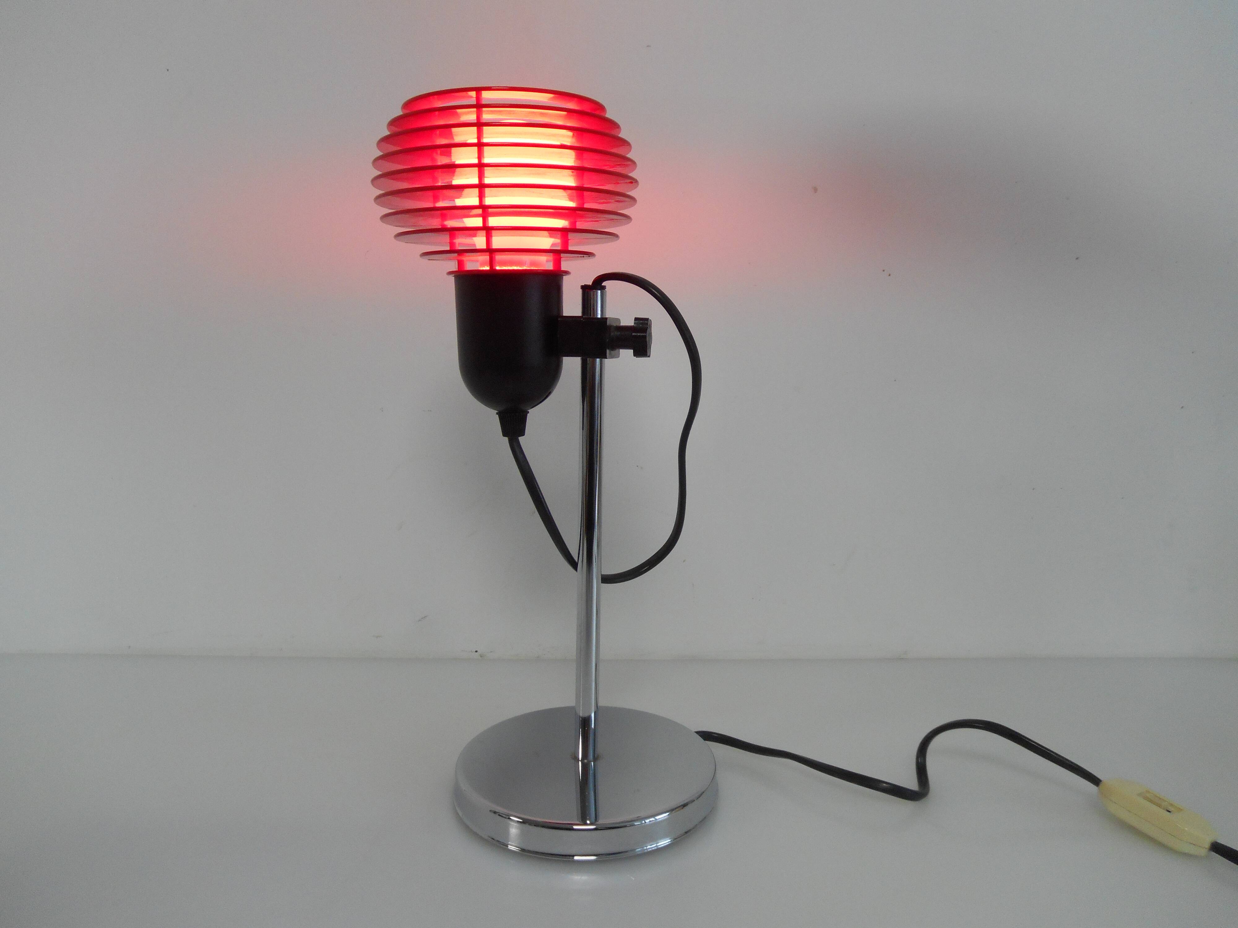 Red vintage design desk lamp