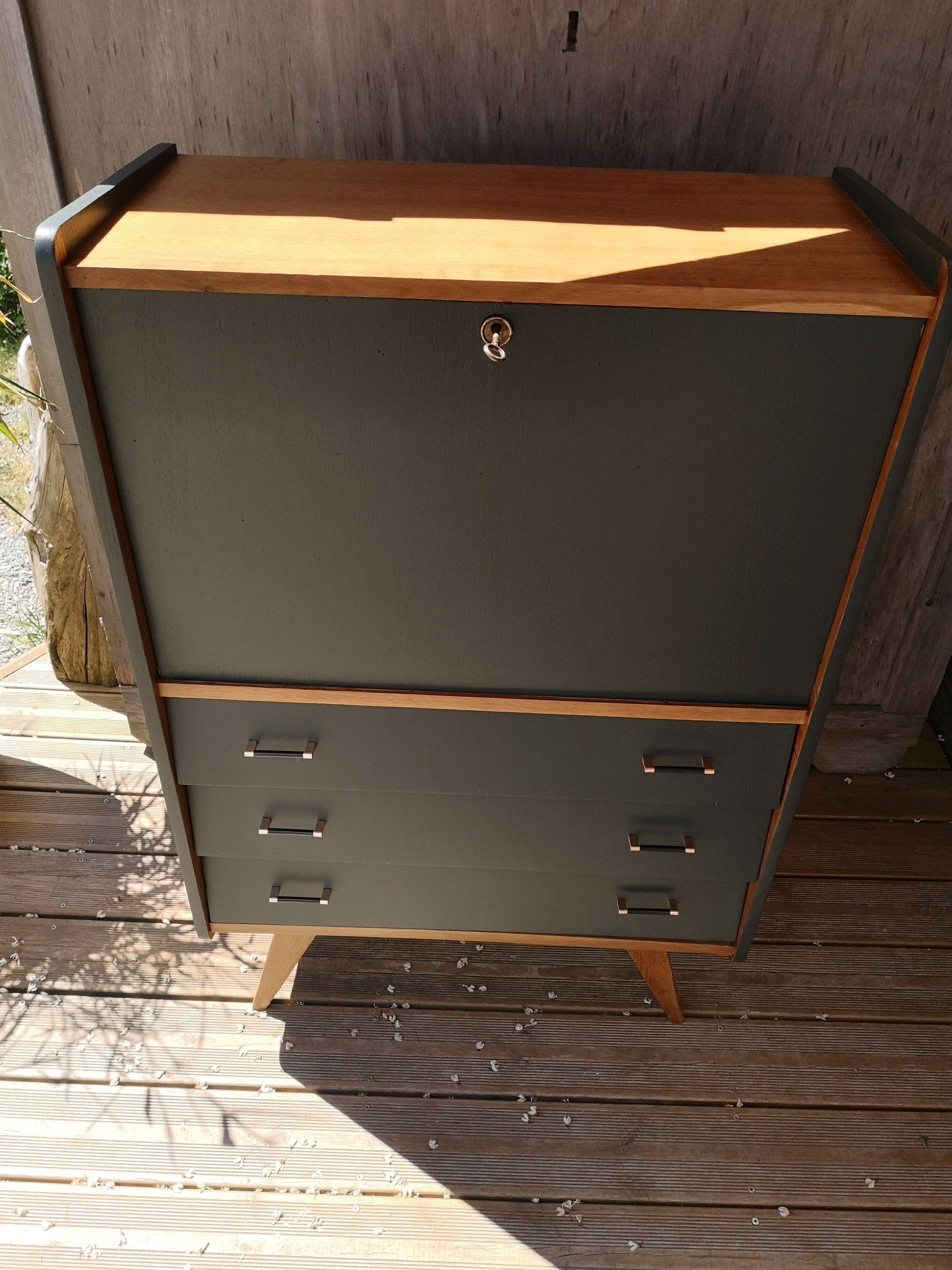 Secretary 60 compact compass feet