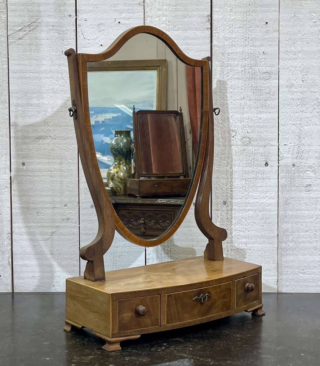 English mahogany dressing table from the late 19th century.