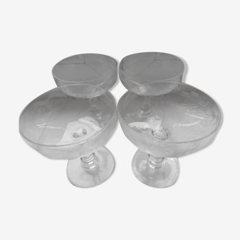 Lot de 4 coupes de champagne gravées en cristal