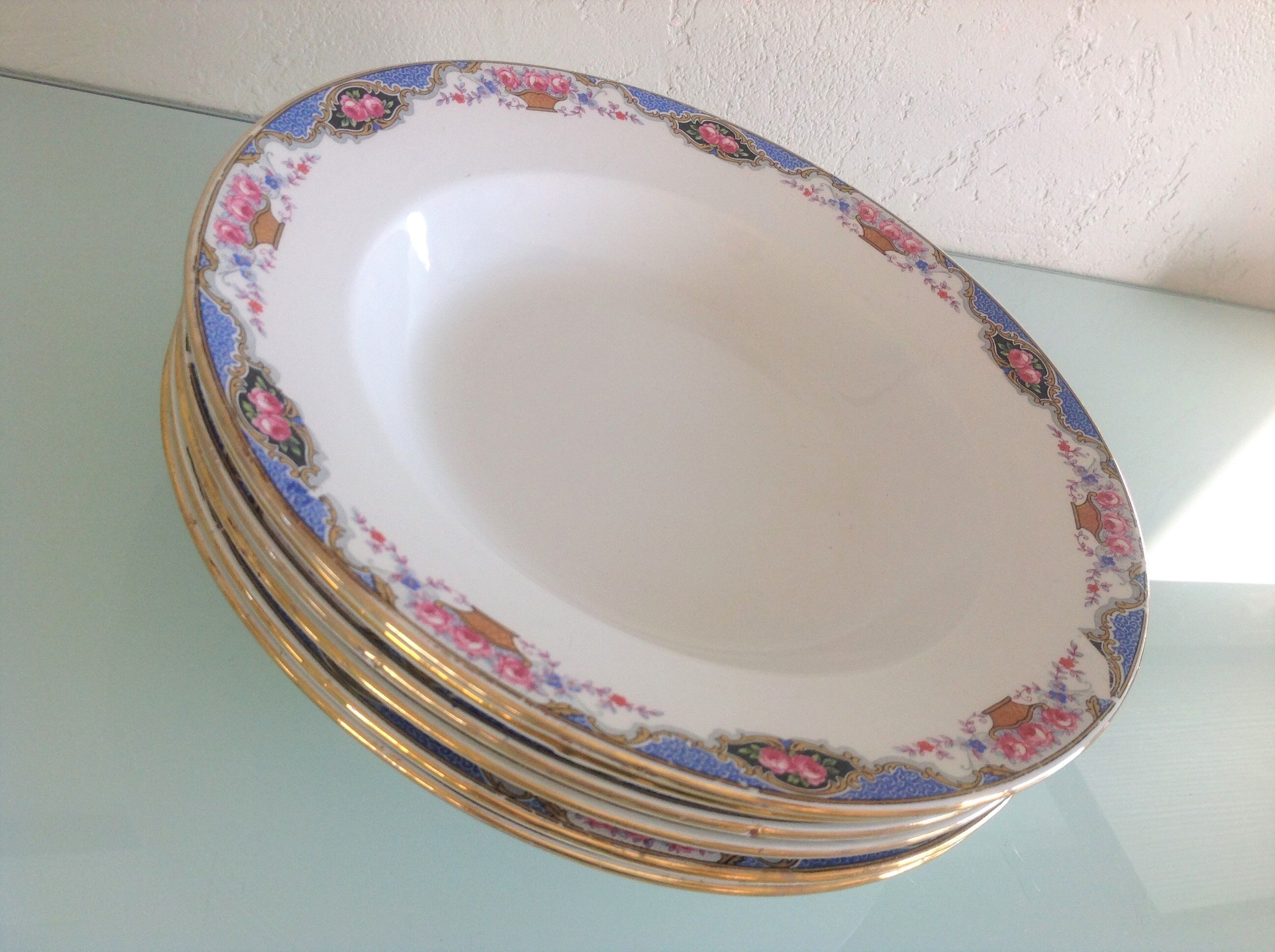 Suite de six assiettes creuses décor paniers de roses par Digoin Sarreguemines vintage années 50-60