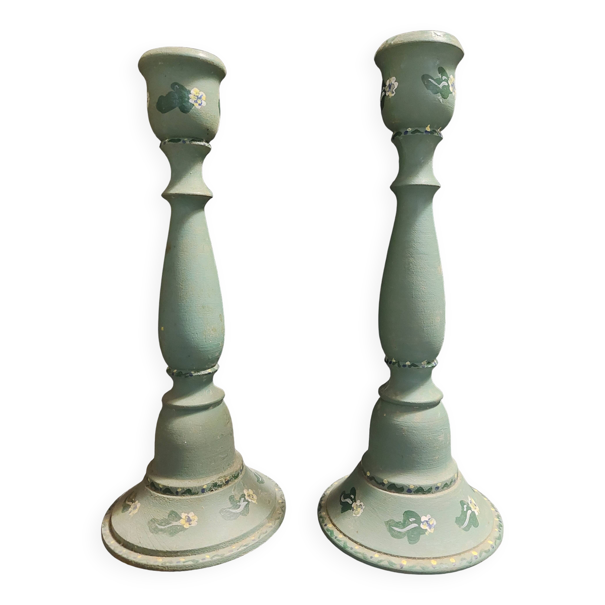 Paire de bougeoirs vintage en bois peint
