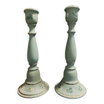 Paire de bougeoirs vintage en bois peint