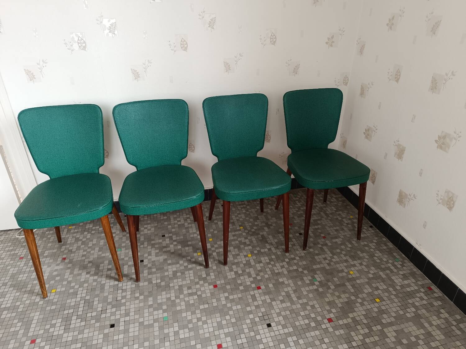 Lot de 4 chaises vintage scandinave verte et bois