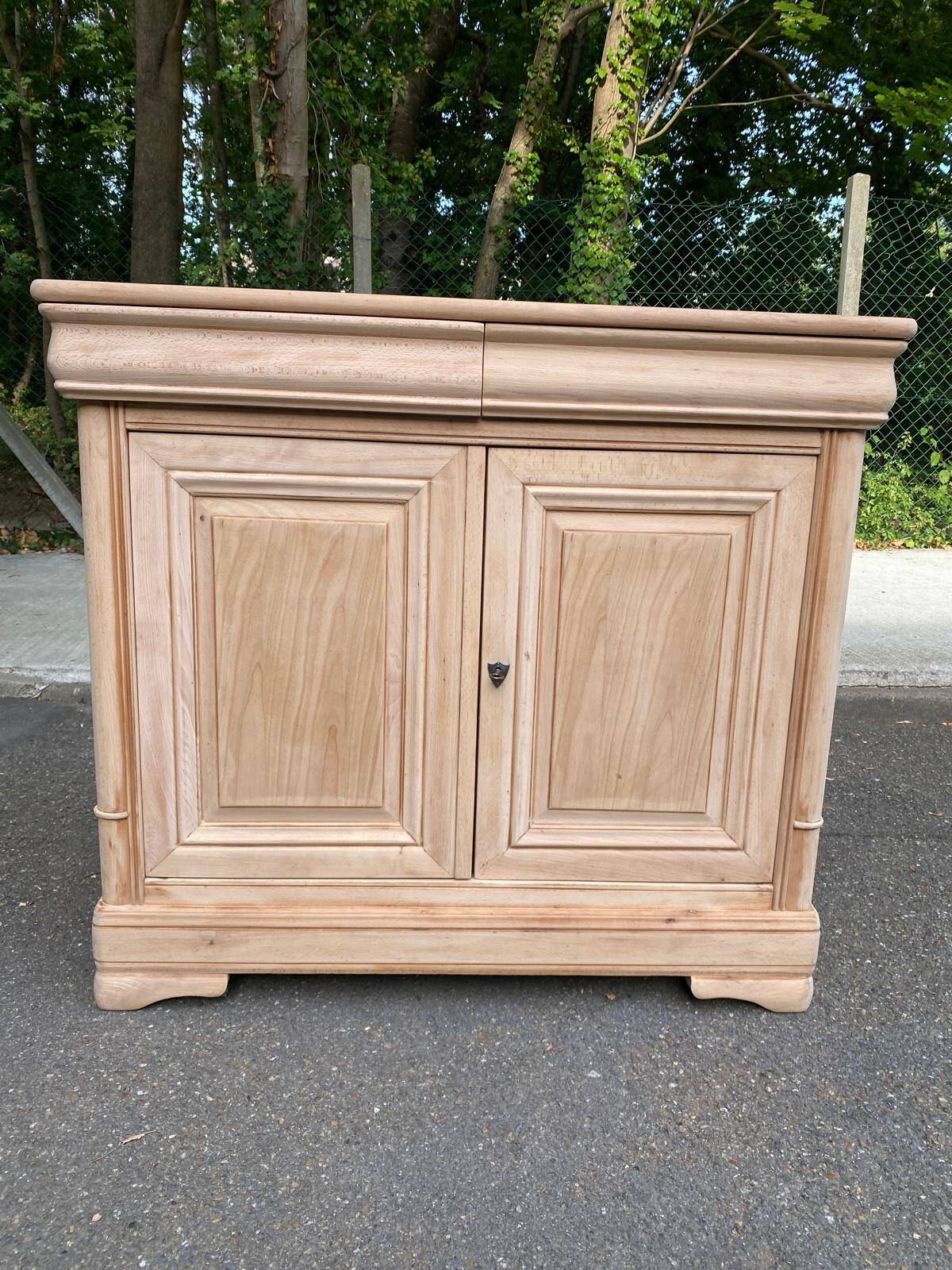 Louis Philippe buffet with 2 drawers and 2 doors, stripped wood from the 2000s.