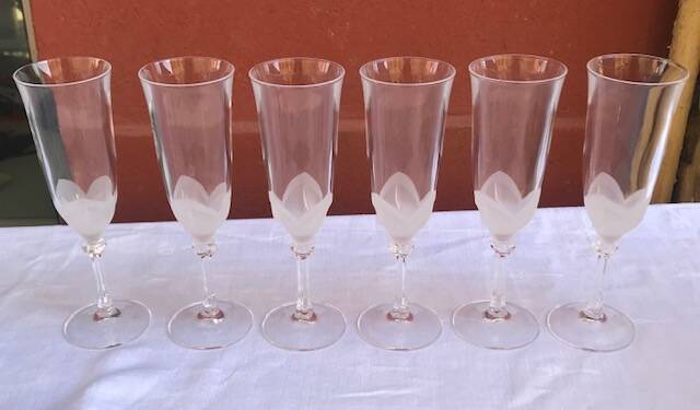 Flutes or stemware