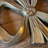Brass knot table mat