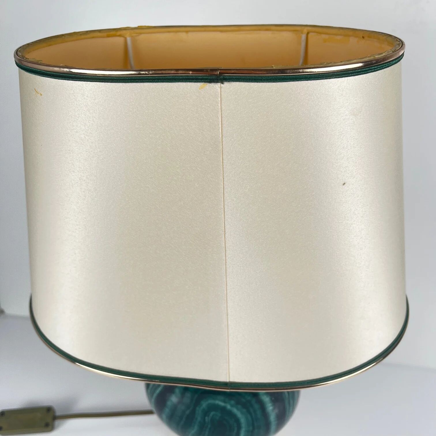 Table lamp Maison Le Dauphin in brass and green malachite imitation, 1980.