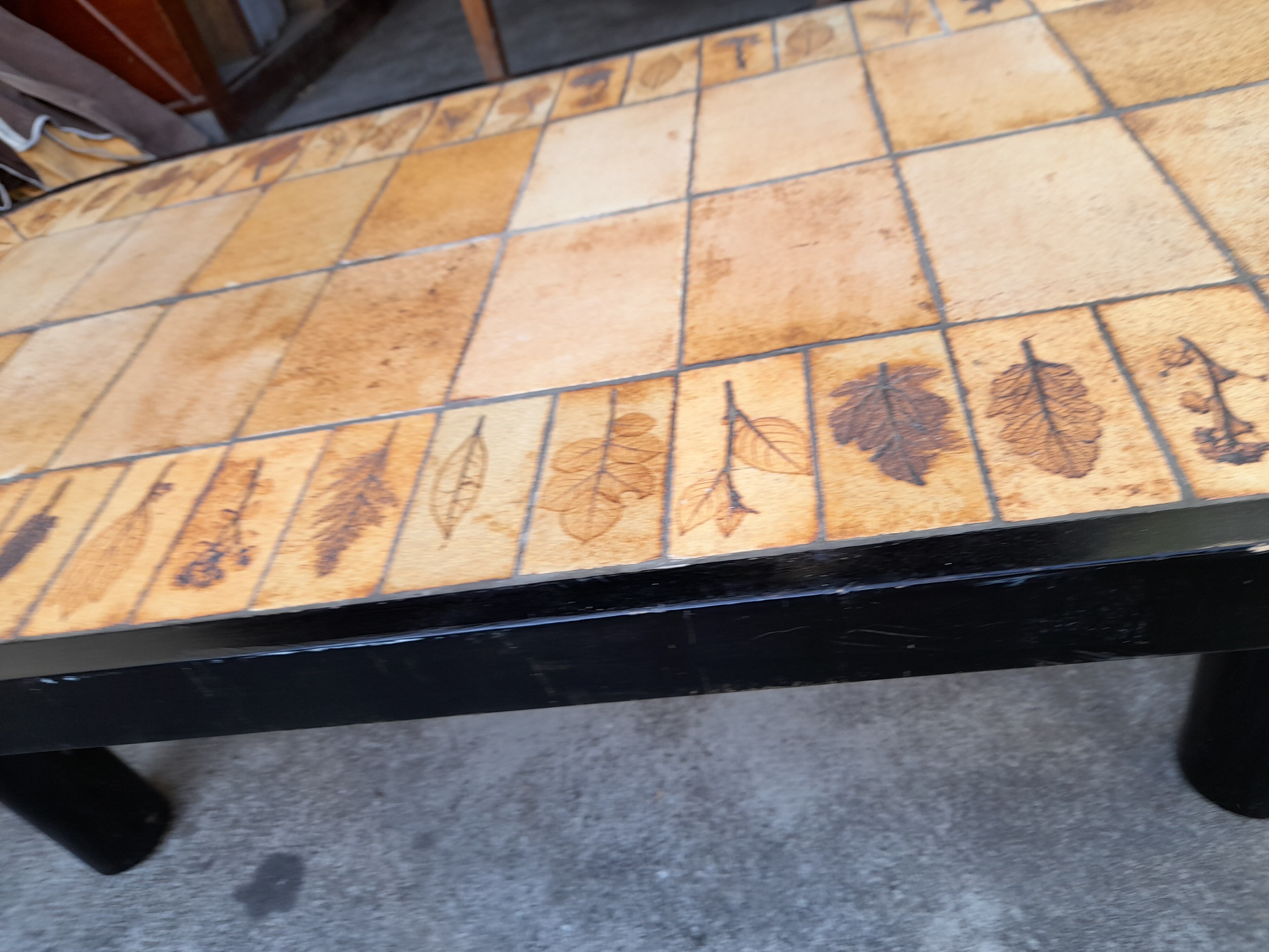 Coffee table signed Roger Capron model Garrigue