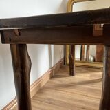 Table brutaliste