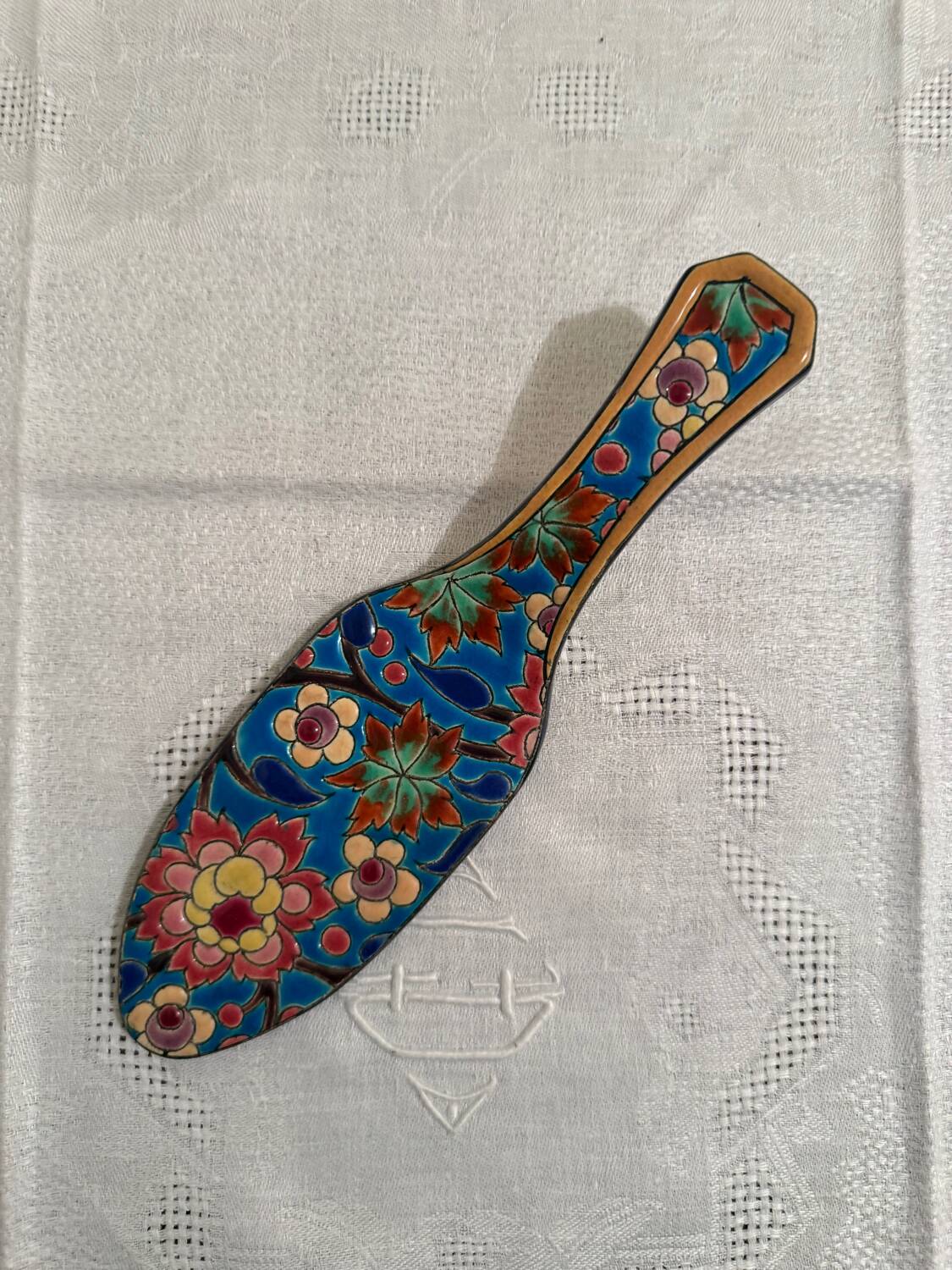 Dish and pie server in Longwy enamel.
