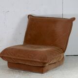 Chauffeuse velours "caramel", France, circa 1970.